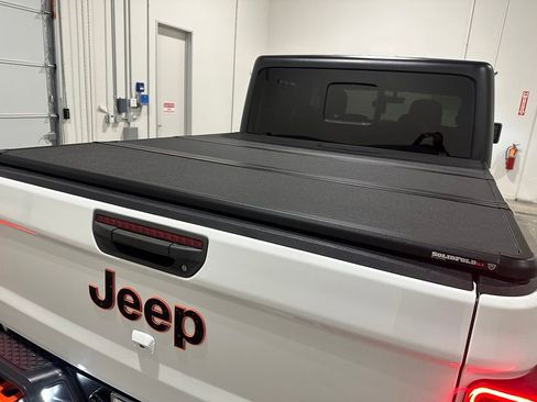 Used 2023 Jeep Gladiator Mojave w/ LED Lighting Group AWD/4WD image 10