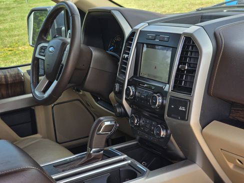 Used 2018 Ford F150 Lariat RWD image 29