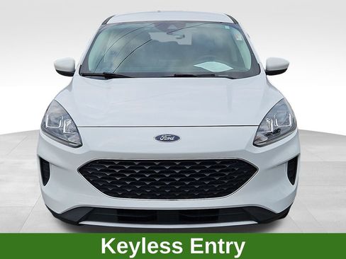 Used 2021 Ford Escape SE image 2