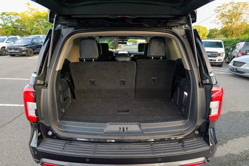 Used 2023 Ford Expedition XLT AWD/4WD image 59
