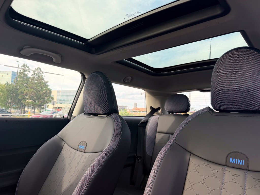 New 2026 MINI Cooper 2-Door Hardtop FWD image 30