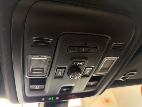 Used 2022 GMC Yukon Denali AWD/4WD image 15