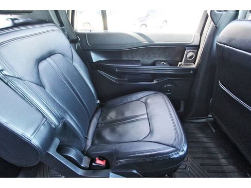 Used 2019 Ford Expedition Limited w/ Equipment Group 301A RWD image 11