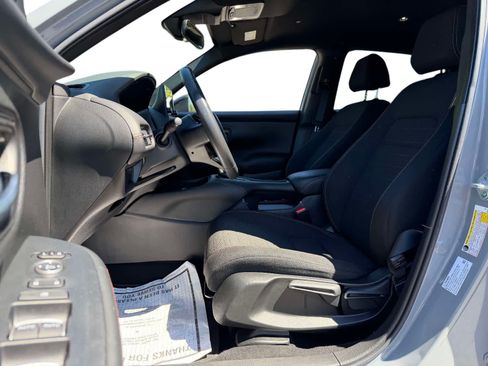 Used 2024 Honda HR-V Sport image 11