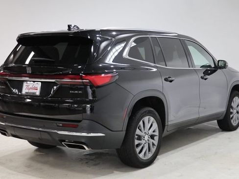 Used 2025 Buick Enclave Preferred FWD image 8