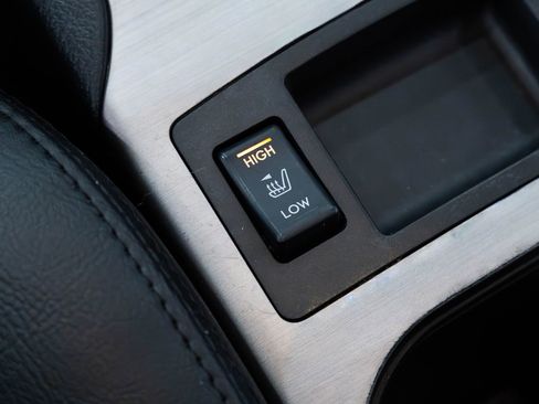 Used 2012 Subaru Outback 2.5i Limited w/ Moonroof Pkg image 14