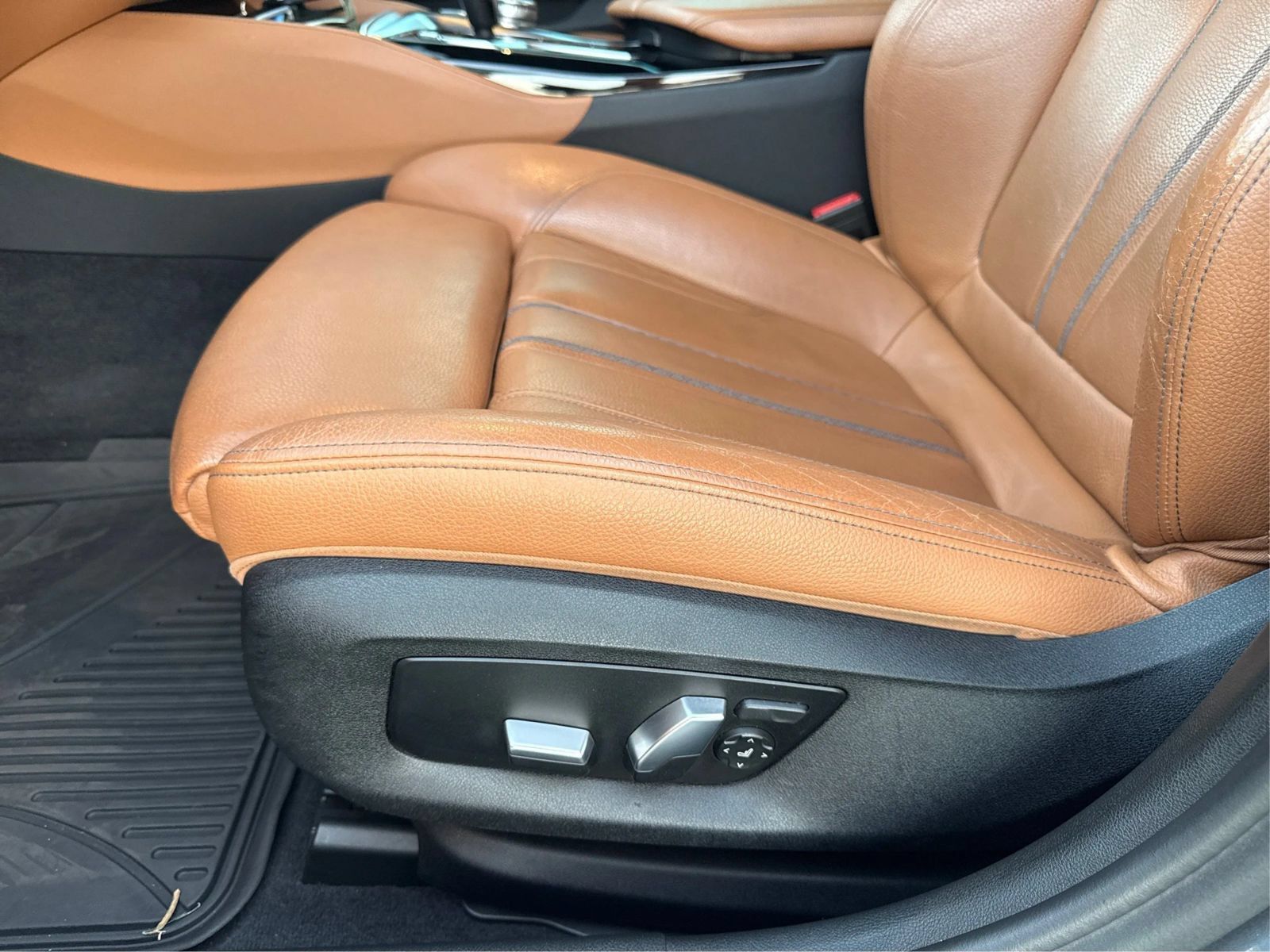 Used 2018 BMW 540i RWD image 19