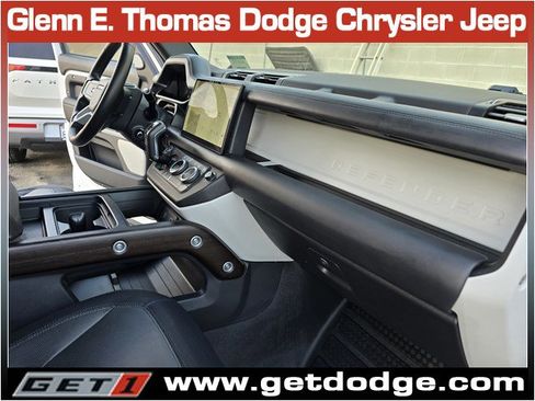 Used 2024 Land Rover Defender 130 X-Dynamic SE image 32