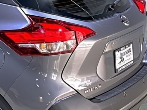 Used 2020 Nissan Kicks SR image 10