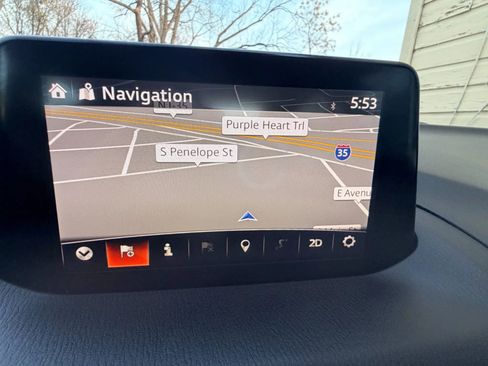 Used 2018 MAZDA MAZDA3 Touring image 12