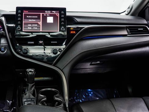 Used 2021 Toyota Camry XSE FWD image 17