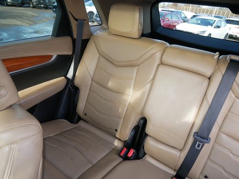 Used 2017 Cadillac XT5 Platinum image 12