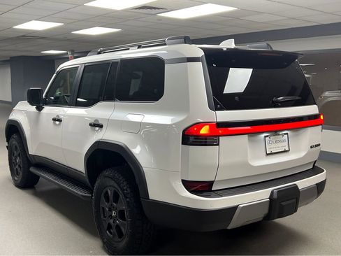 Certified 2026 Lexus GX 550 AWD/4WD image 5