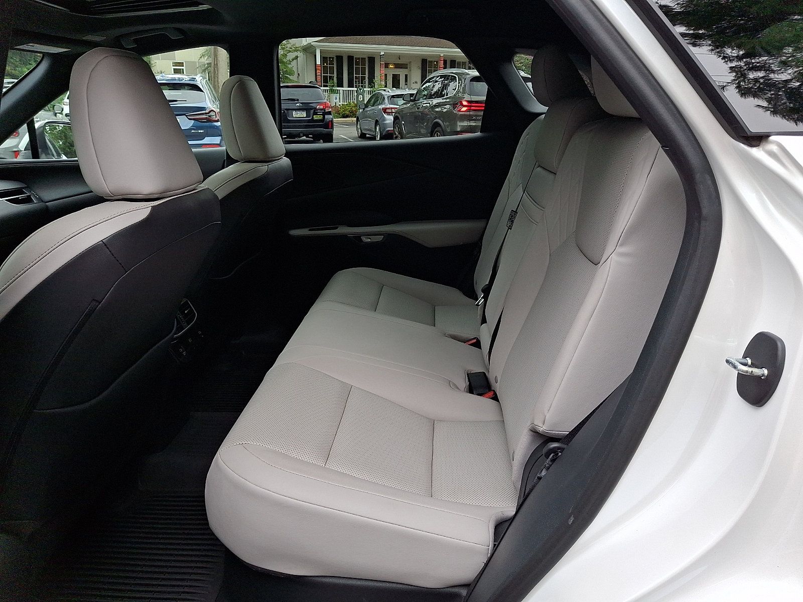 Certified 2023 Lexus RX 350 Premium w/ Accessory Package AWD/4WD image 10