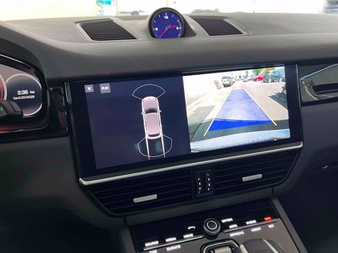Used 2019 Porsche Cayenne AWD/4WD image 8