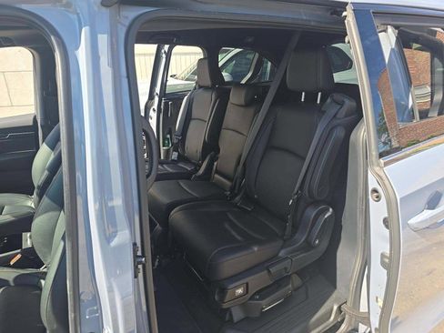Used 2024 Honda Odyssey Sport image 12