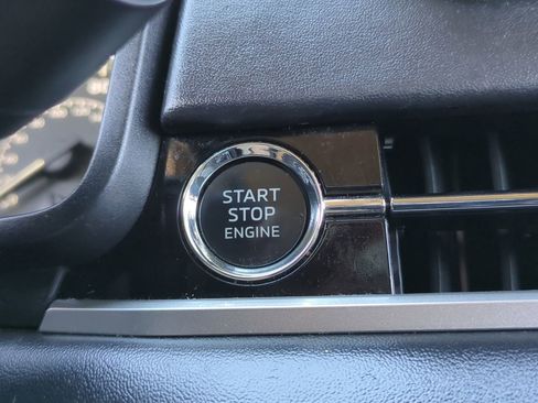 Used 2024 Mitsubishi Outlander SE image 28