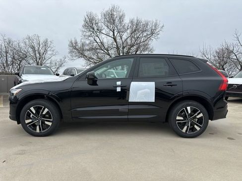 New 2026 Volvo XC60 B5 Core w/ Climate Package image 4