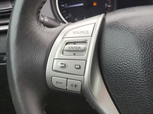 Used 2016 Nissan Rogue SL FWD image 29