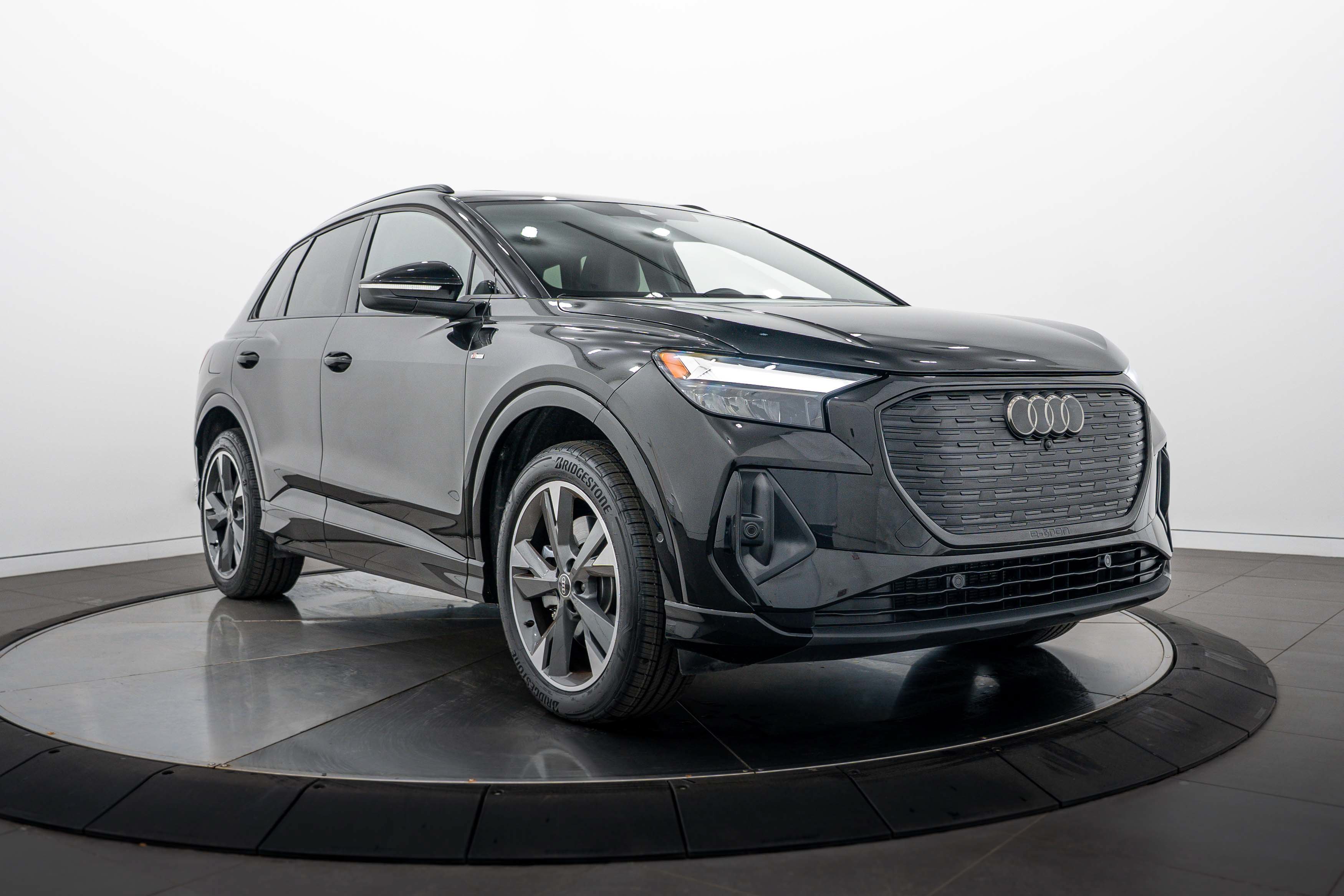 Certified 2023 Audi Q4 e-tron Premium Plus w/ Premium Plus AWD/4WD image 2