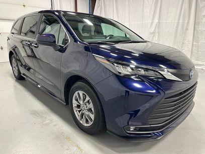 Used 2025 Toyota Sienna XLE