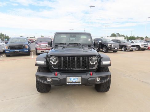 Used 2024 Jeep Gladiator Rubicon w/ Convenience Group AWD/4WD image 5