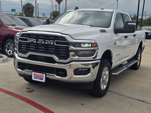 Used 2025 RAM 2500 Big Horn AWD/4WD image 10