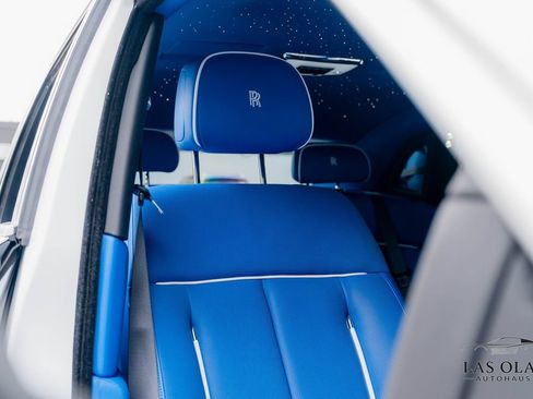 Used 2024 Rolls-Royce Phantom Sedan RWD image 60