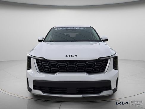 Certified 2026 Kia Sorento LX FWD image 5