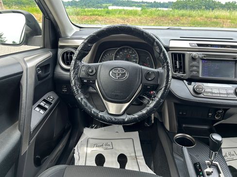 Used 2013 Toyota RAV4 XLE AWD/4WD image 16