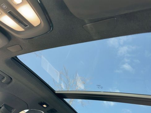 Certified 2024 Volvo XC40 Recharge Ultimate w/ Protection Package Premier image 16