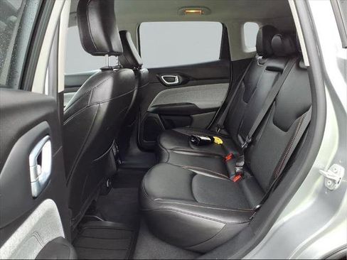 Used 2022 Jeep Compass Latitude image 21