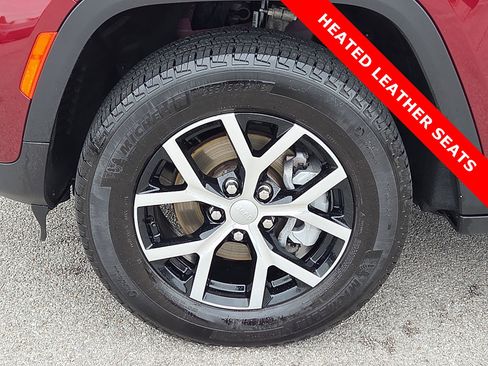 Used 2025 Jeep Grand Cherokee Limited w/ Trailer Tow Package AWD/4WD image 7