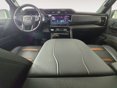 Used 2023 GMC Sierra 1500 AT4 w/ Technology Package AWD/4WD image 14