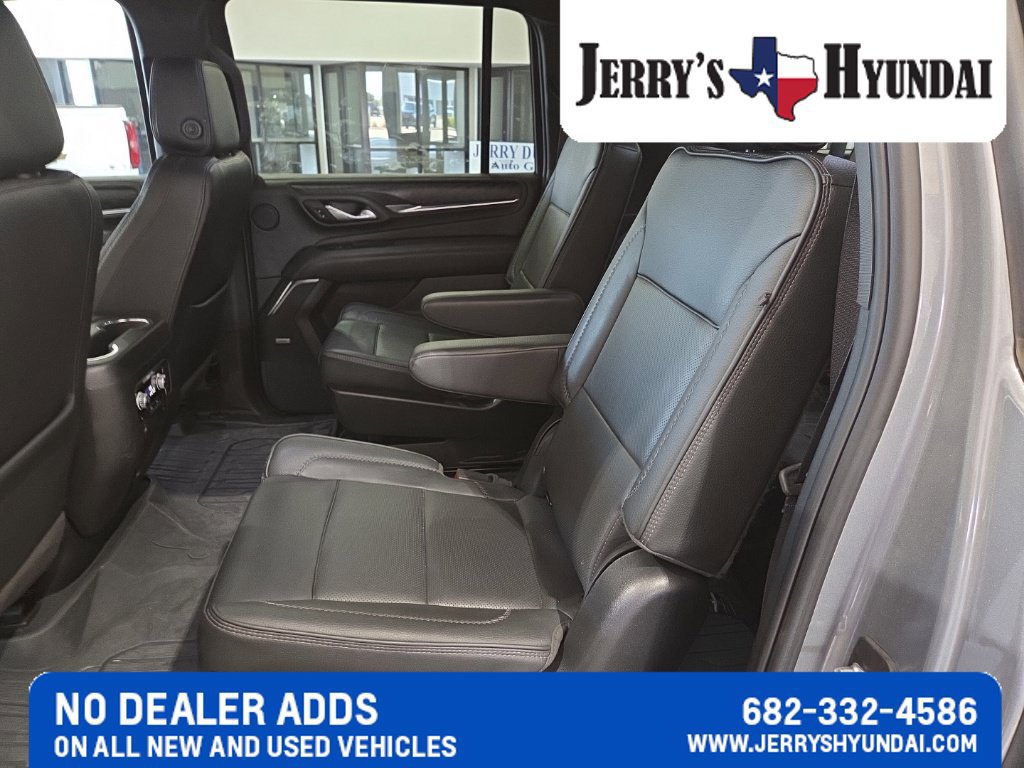 Used 2023 GMC Yukon XL Denali RWD image 17