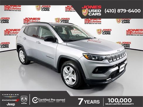 Used 2022 Jeep Compass Latitude image 1