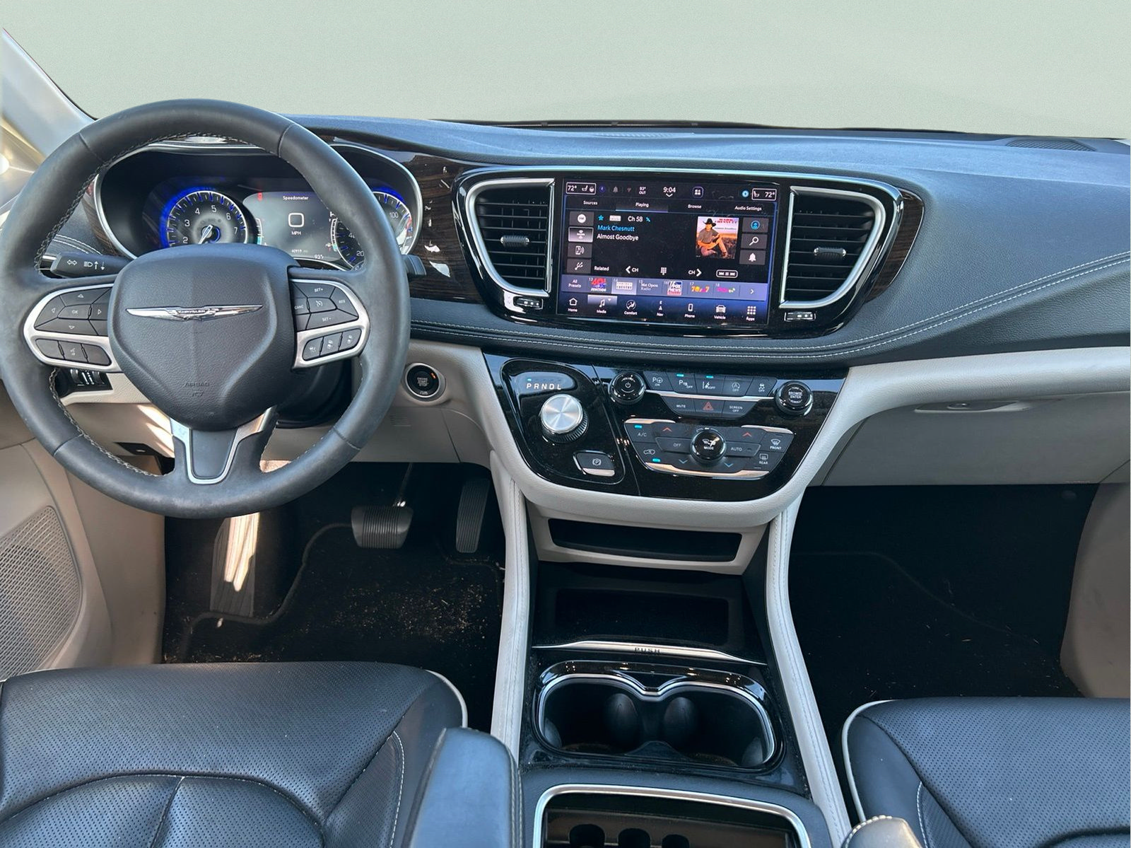 Certified 2023 Chrysler Pacifica Limited AWD/4WD image 14