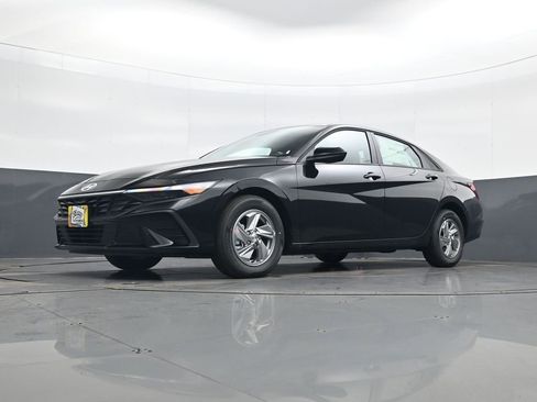 New 2026 Hyundai Elantra SE image 21