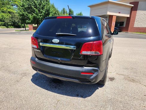 Used 2011 Kia Sorento 2WD image 10