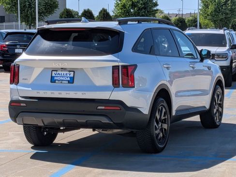 Used 2022 Kia Sorento S w/ Panoramic Sunroof Package AWD/4WD image 6