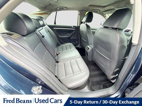 Used 2009 Volkswagen Jetta SE FWD image 26