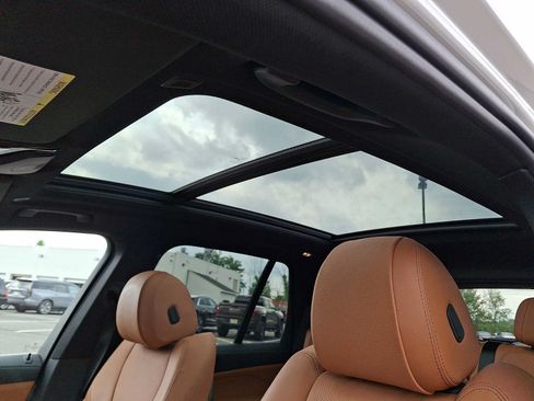 Used 2022 BMW X5 xDrive40i w/ Parking Assistance Package AWD/4WD image 15