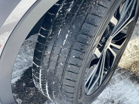 Used 2023 Toyota Crown XLE image 27