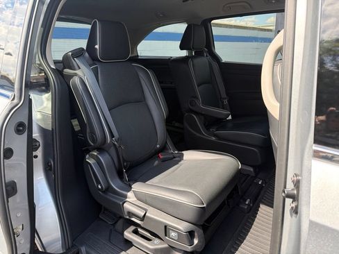 Certified 2025 Honda Odyssey Elite image 23