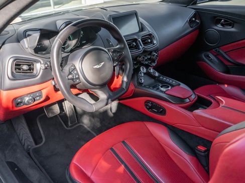 Used 2023 Aston Martin V8 Vantage Coupe image 3