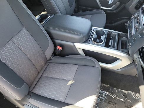 Certified 2024 Nissan Titan SV image 26