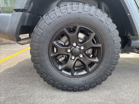 Used 2021 Jeep Wrangler Unlimited Sport AWD/4WD image 12