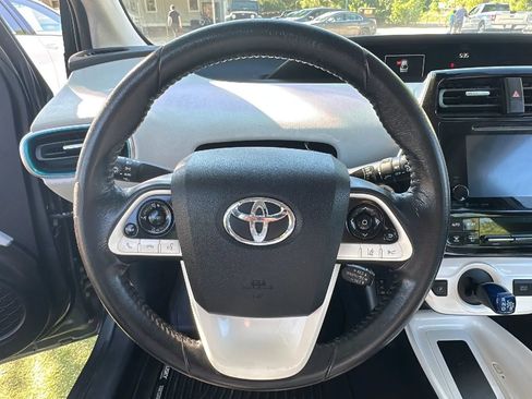 Used 2017 Toyota Prius Four w/ Advanced Technology Package FWD image 31