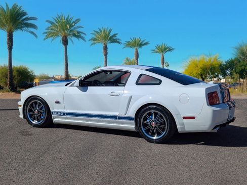 Used 2007 Ford Mustang GT RWD image 3