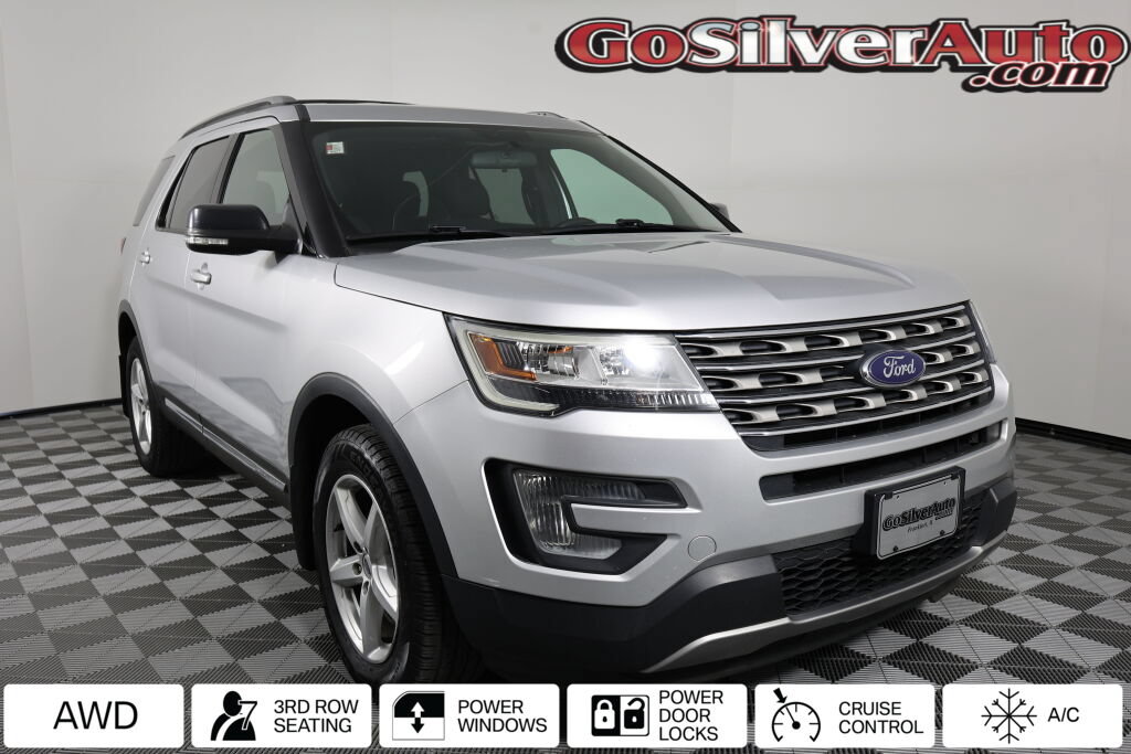 Used 2017 Ford Explorer XLT AWD/4WD image 1